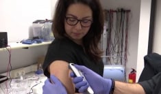 Công nghệ tiêm chủng bằng laser không cần dùng kim tiêm