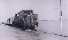 Ngày ấy, ngoài đê sông Hồng