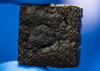 Thêm phương pháp lọc nước biển thành nước ngọt tinh khiết từ phân bò