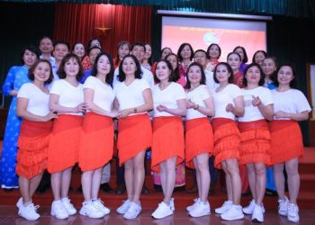 Hà Nội: Phụ nữ xã Đan Phượng hưởng ứng “Tuần lễ Áo dài Việt Nam)